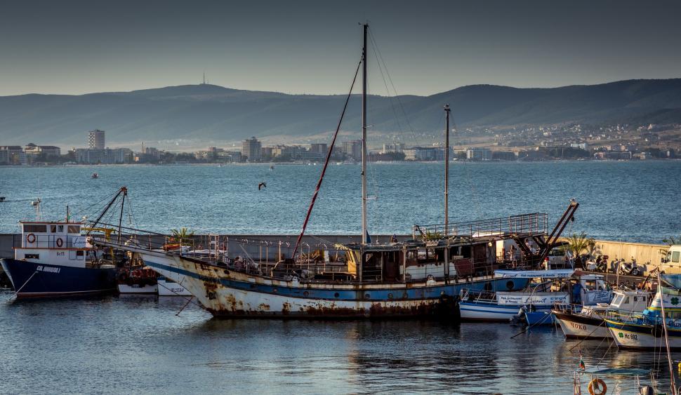 Free Image of A boat on the water 
