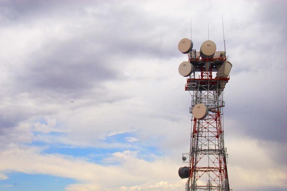 Free Image of Microwave Transmission Tower 