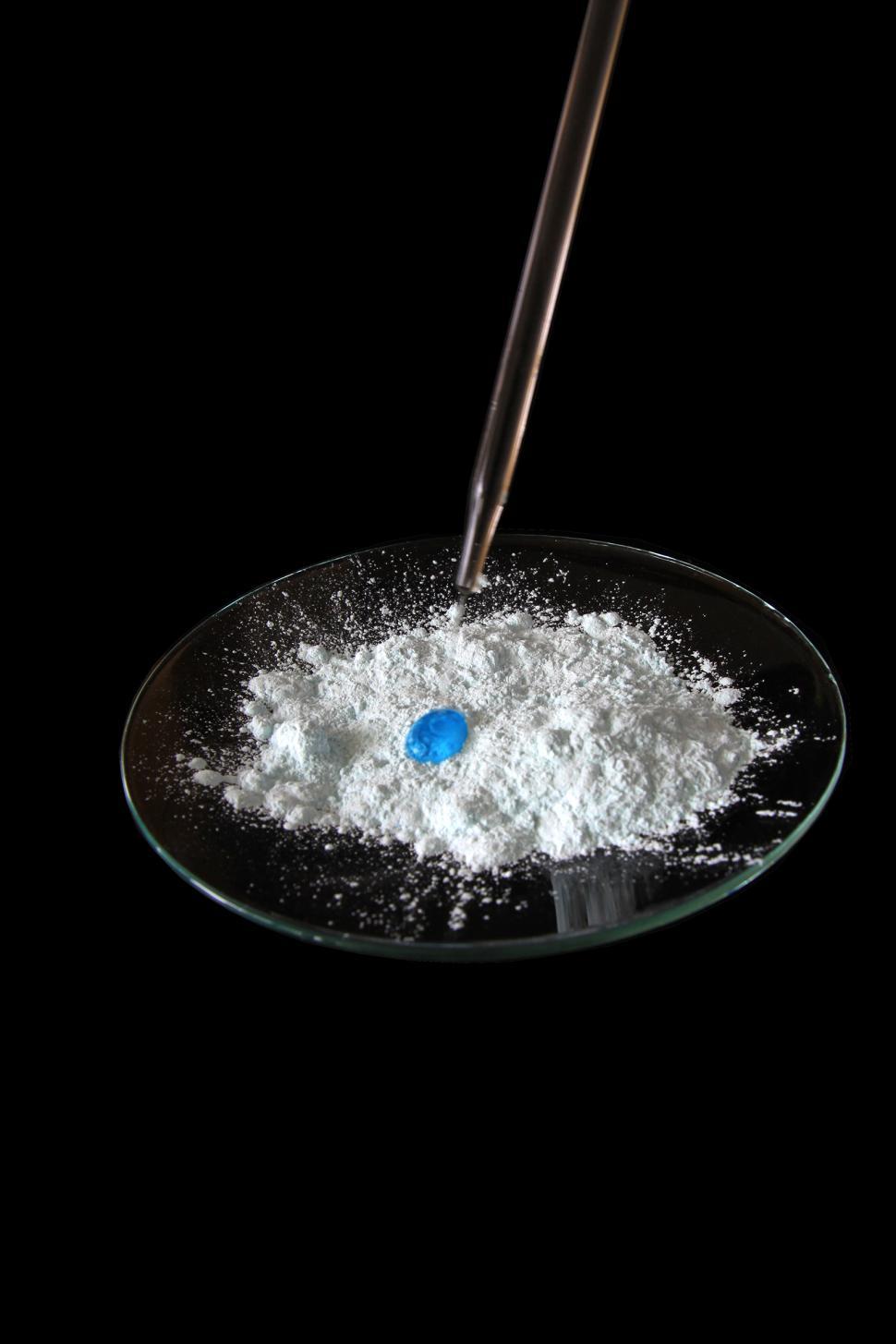 Free Image of Chemical reaction 
