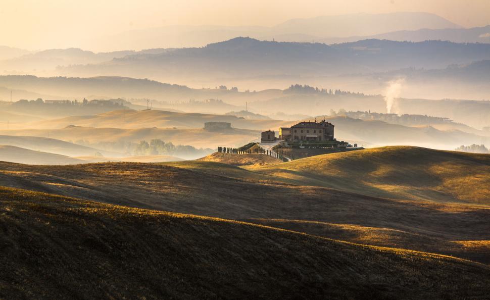 Free Image of A house on a hill 