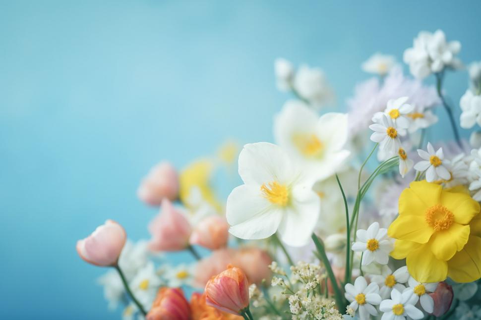 Free Image of A close up of flowers 