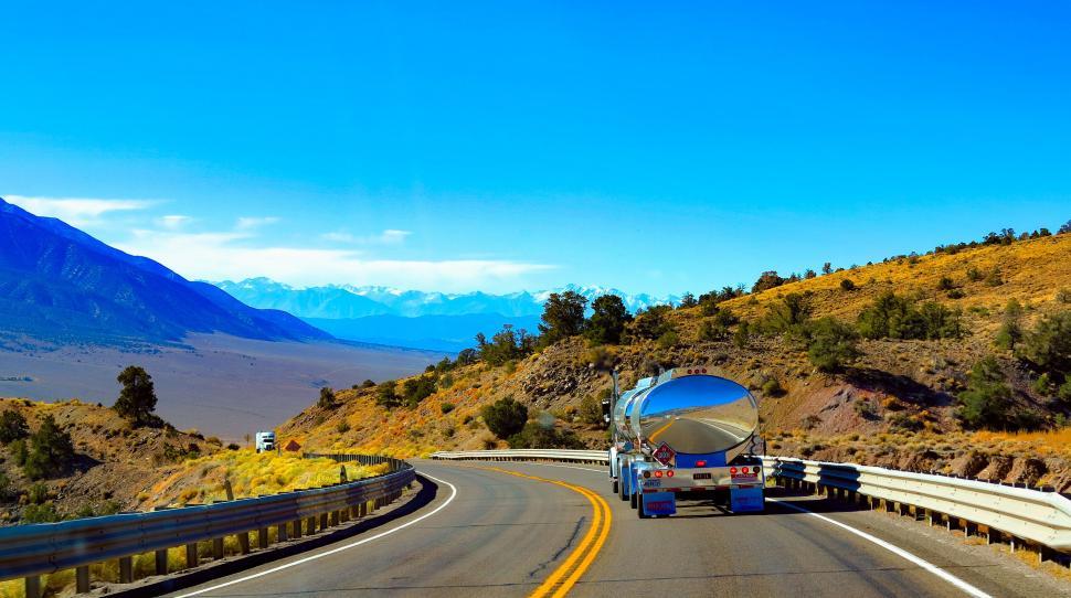 Free Image of A truck on the road 