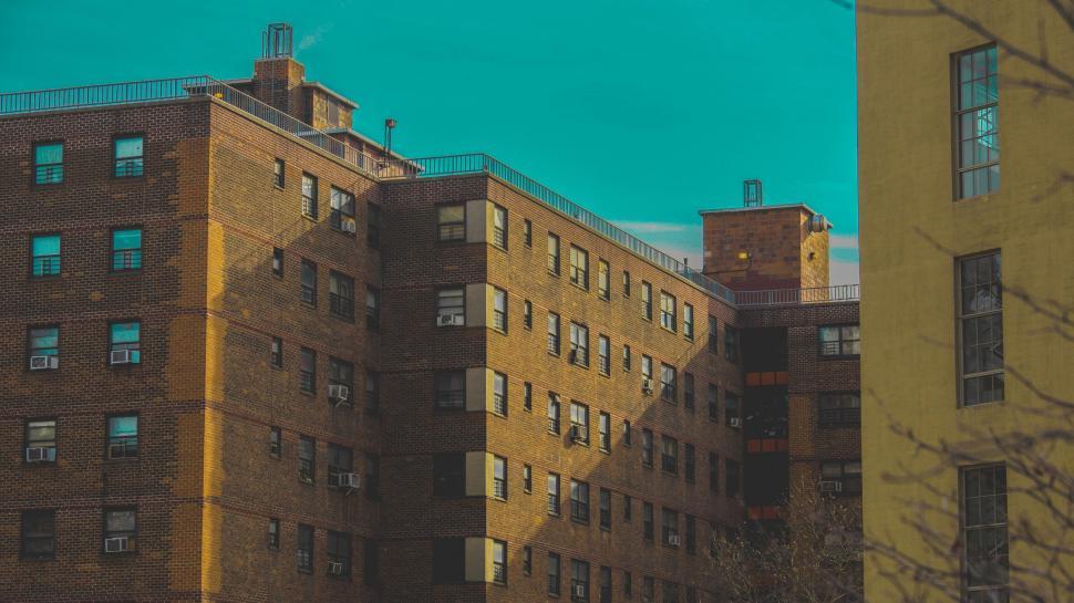 Free Image of A building with many windows 