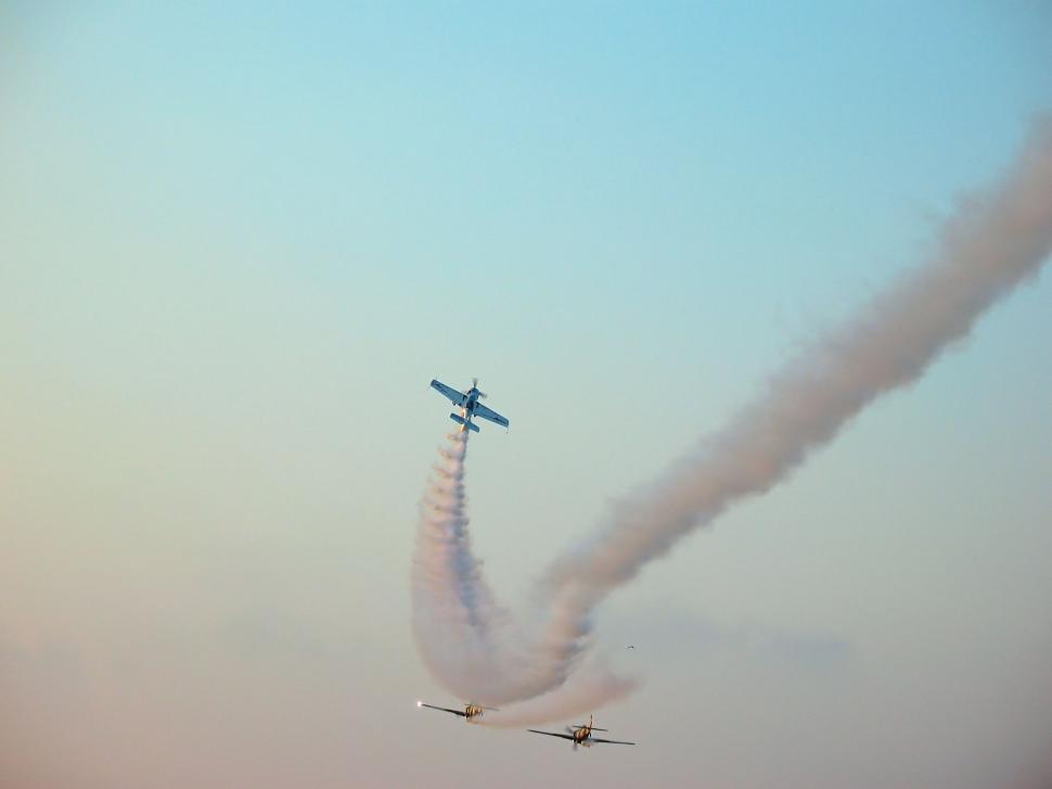 Free Image of Aerobatic team making loopings in the air 