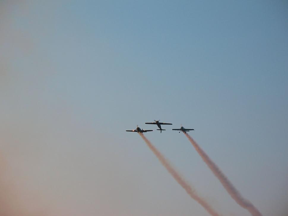 Free Image of Aerobatic team making loopings in the air 