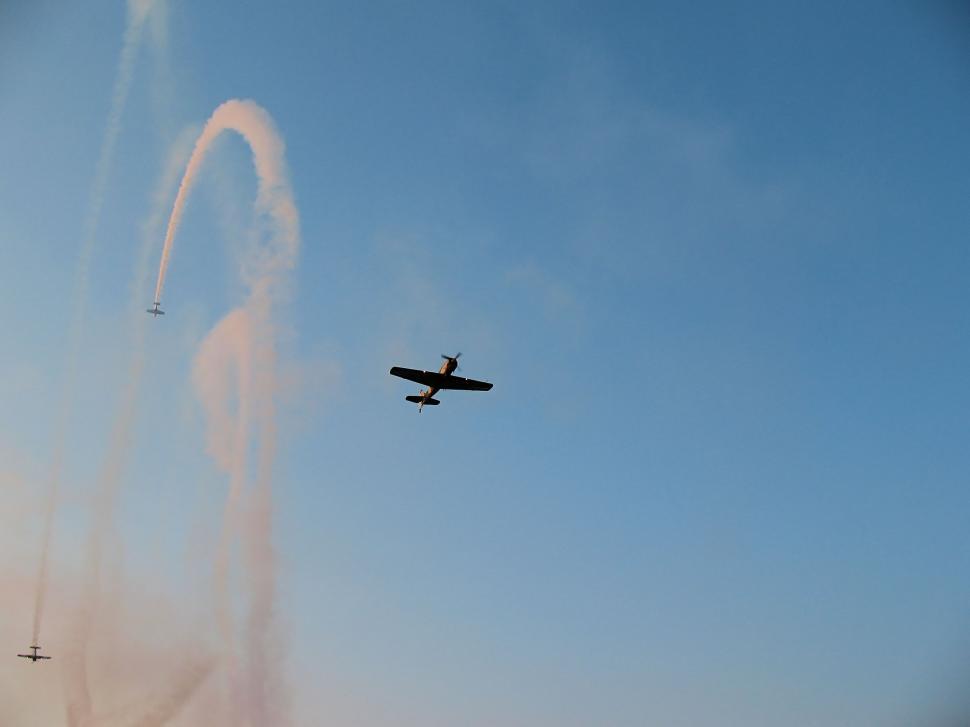 Free Image of Aerobatic team making loopings in the air 