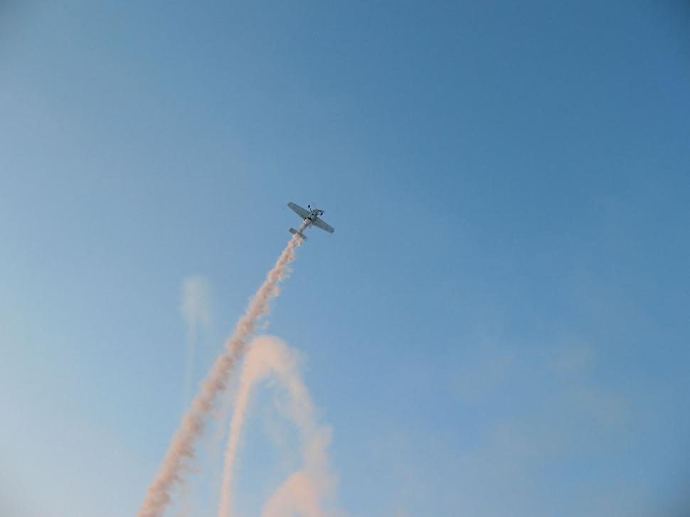 Free Image of Aerobatic team making loopings in the air 