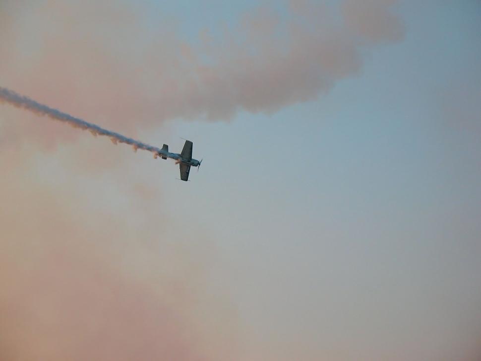 Free Image of Aerobatic team making loopings in the air 