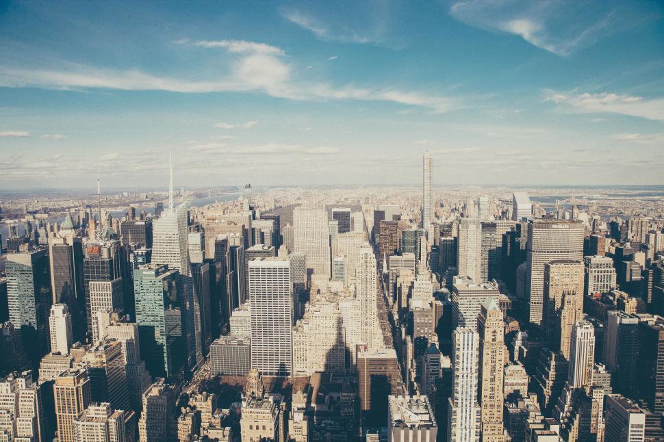 Free Image of A city with many tall buildings 