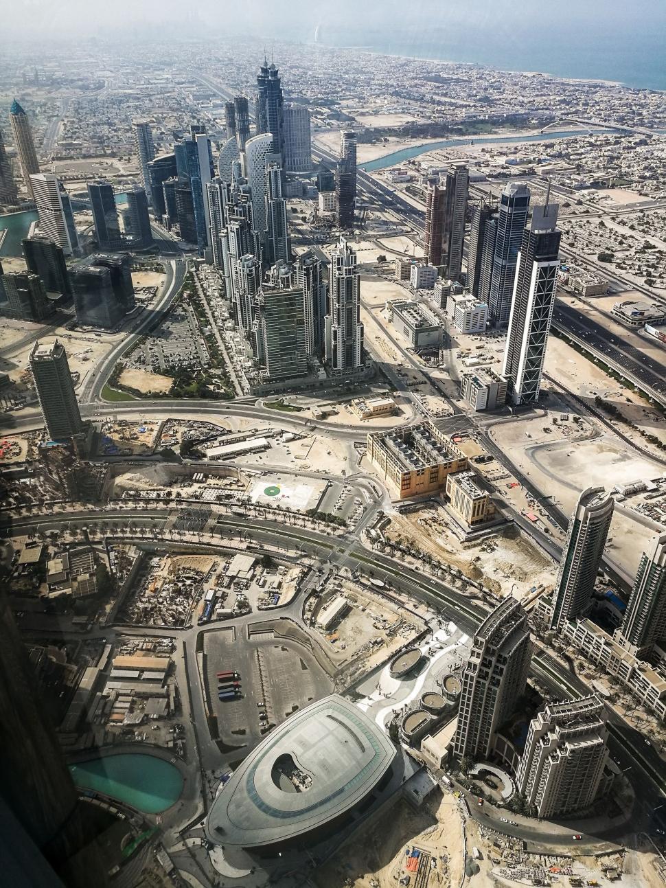 Free Image of A city with many buildings 