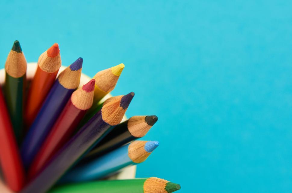 Free Image of A group of colored pencils 
