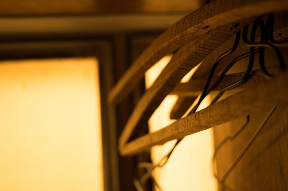 Free Image of A wooden swinger with wire 