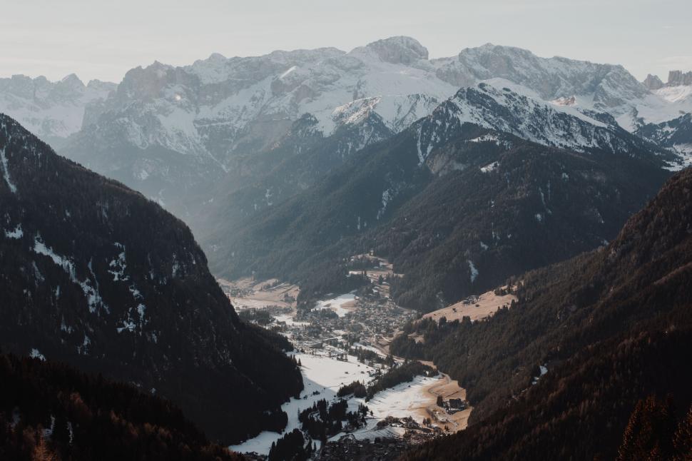Free Image of Mountainscape with towering peaks and valley 