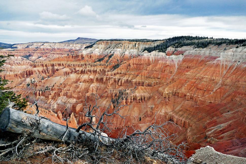 Free Image of Breathtaking view of Cedar Breaks Amphitheater 