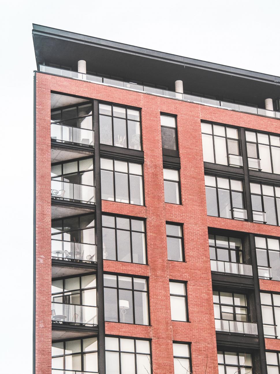 Free Image of Modern apartment building with clear sky 