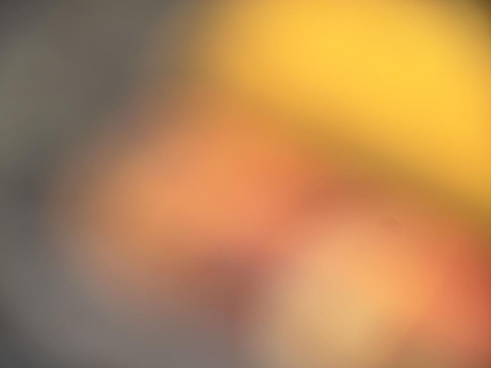 Free Image of Abstract blurry background in warm tones 