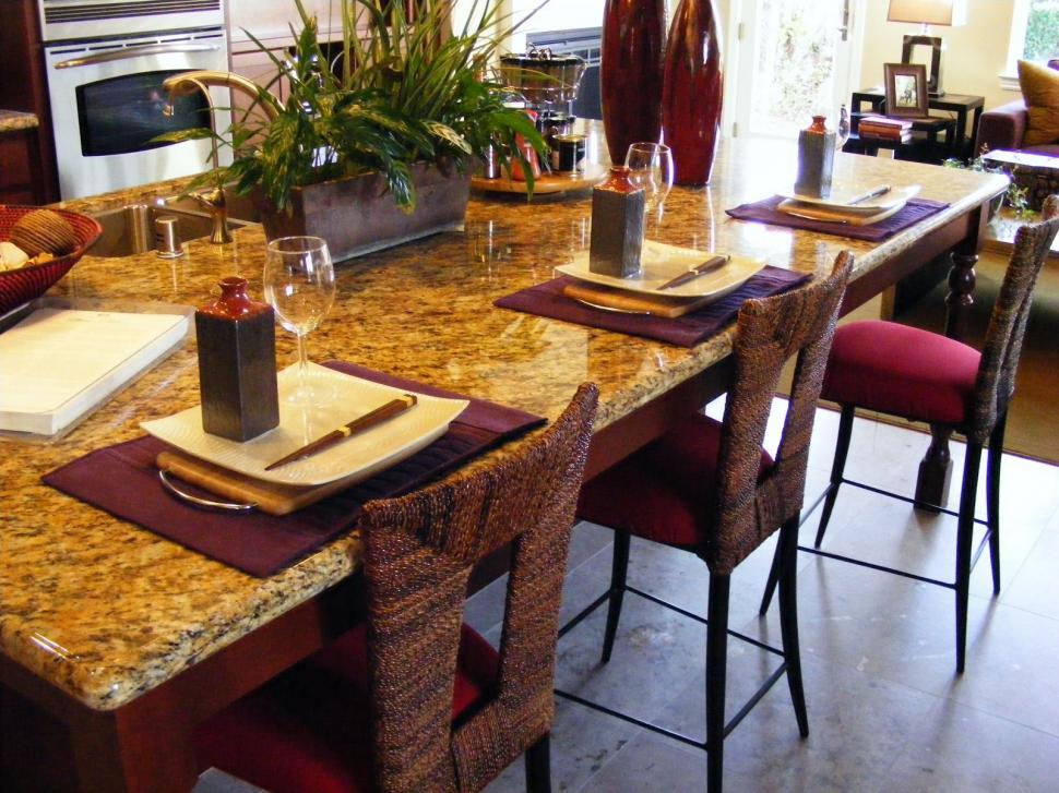 Free Image of Dining Rooms and Place Setting 