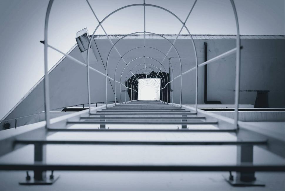 Free Image of Modern architecture with a deep perspective 