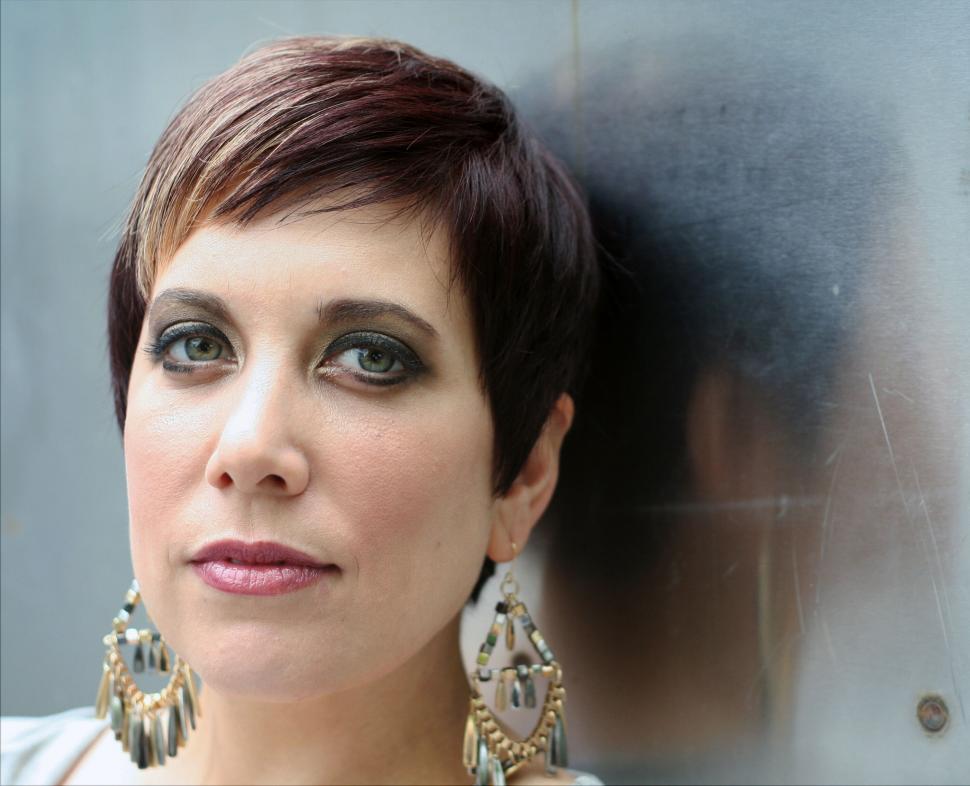 Free Image of Sophisticated woman with dramatic makeup 