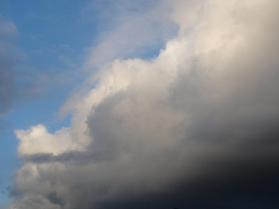 Free Image of Sky and clouds 