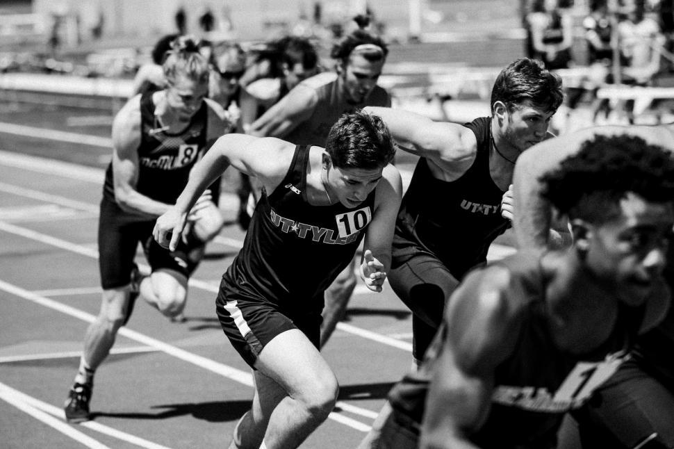 Free Image of Runners at the starting block 