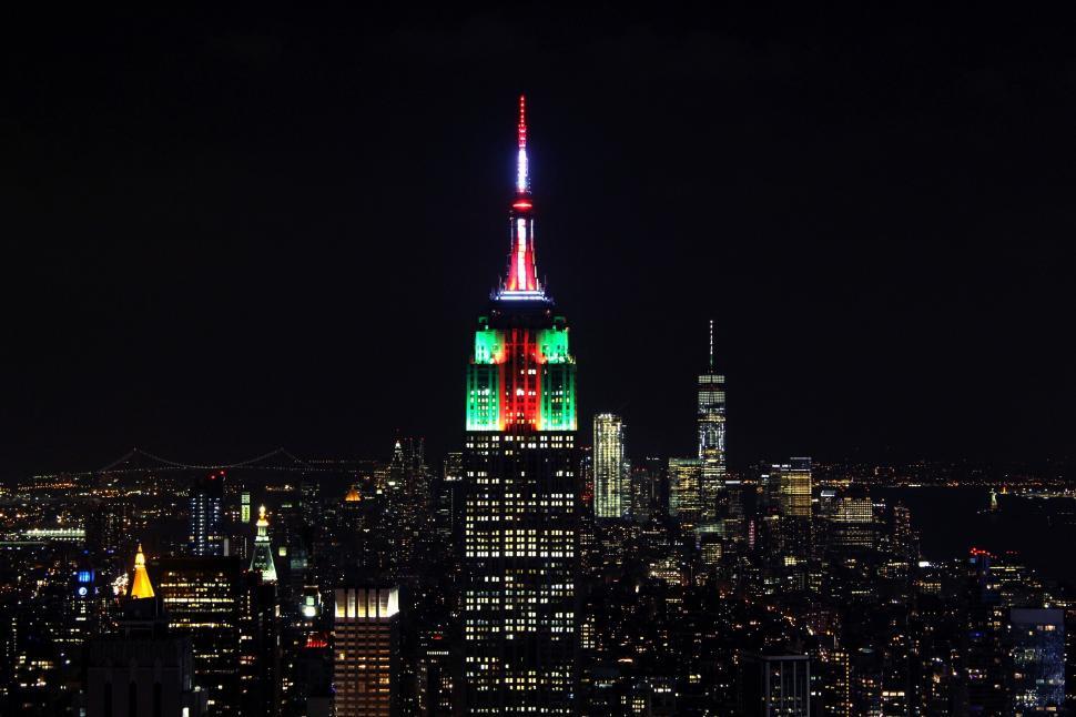 Free Image of Iconic Empire State Building at Night 