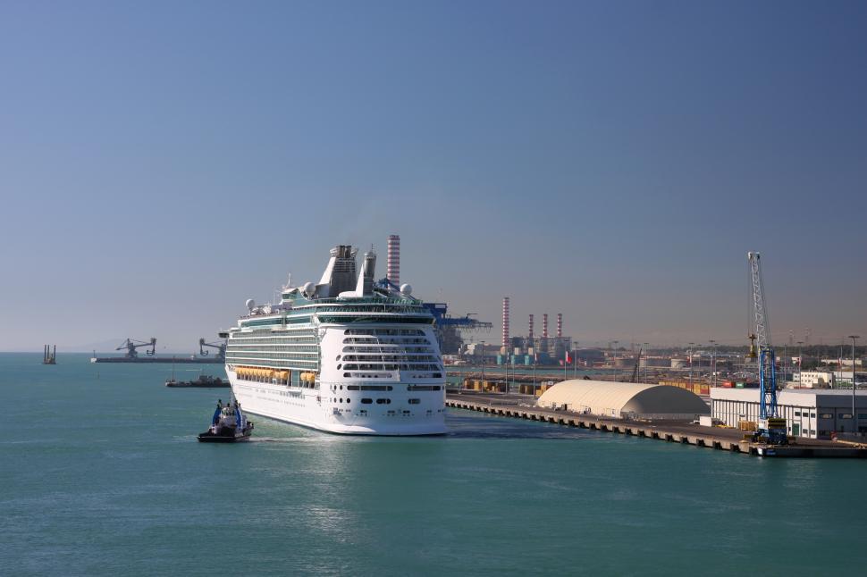 Free Image of Ships 