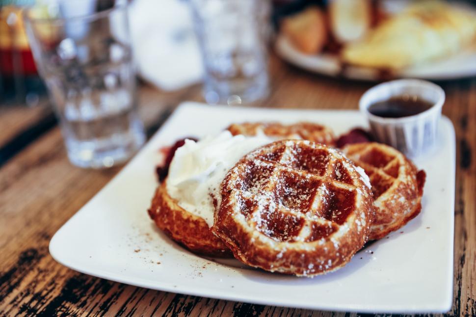 Free Image of Delicious waffle with toppings on plate 