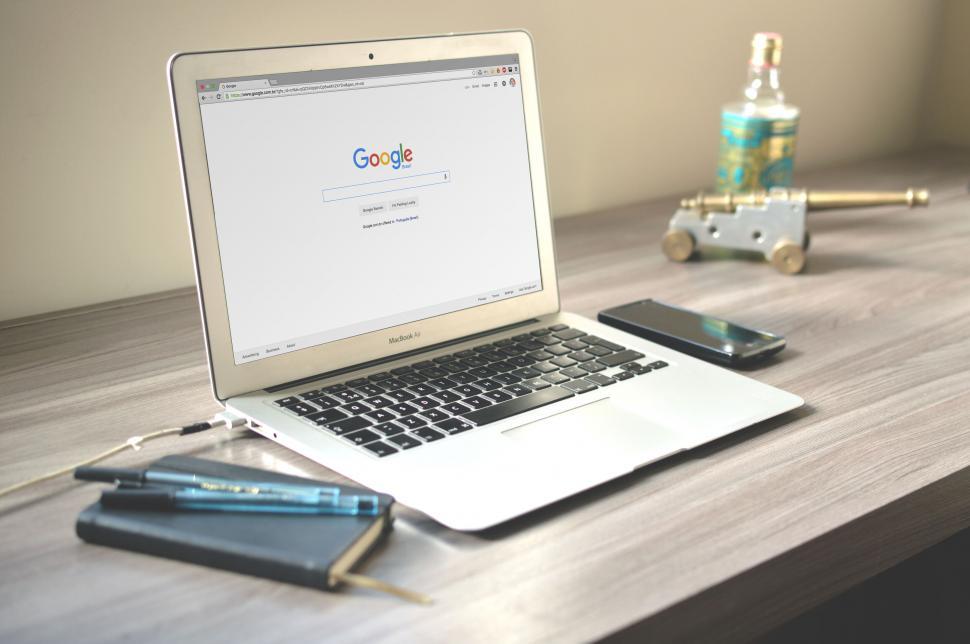 Free Image of Laptop with Google search open on screen 