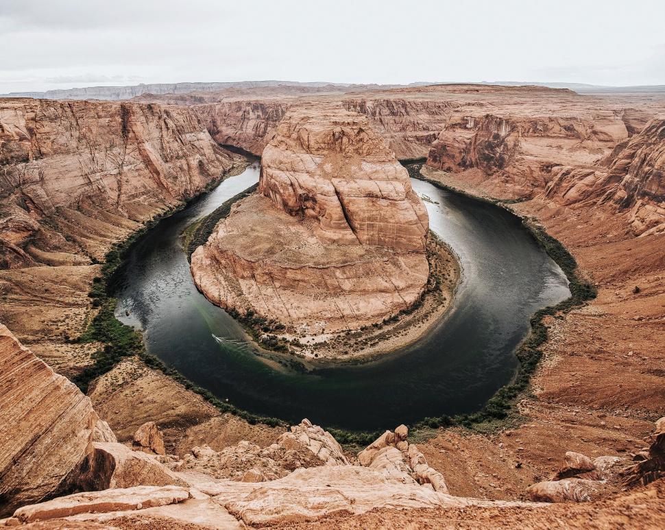 Free Image of Iconic Horseshoe Bend in Arizona landscape 