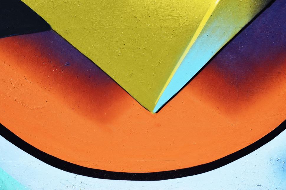 Free Image of Geometric graffiti art with bold colors 