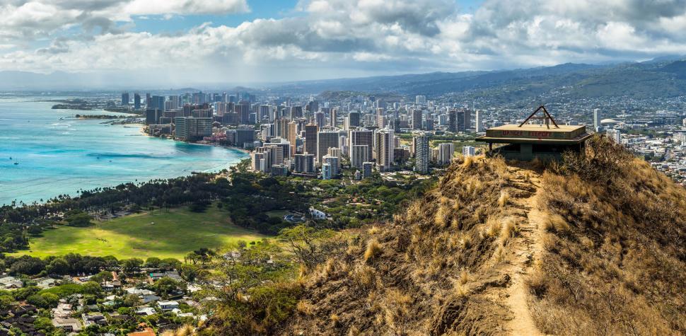 Free Image of Panoramic cityscape view from mountain peak 