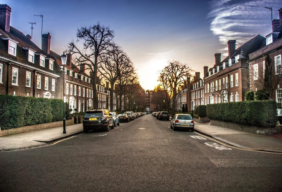 Free Image of Dawn at an empty Georgian street 
