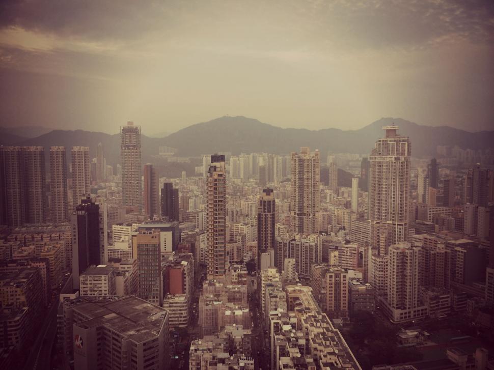Free Image of City skyline during twilight 