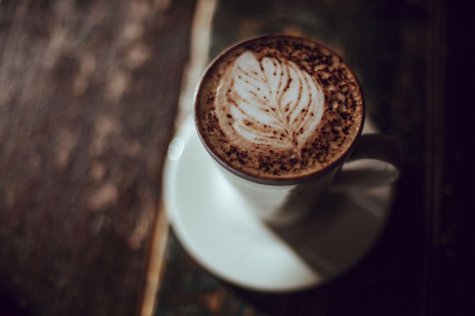 Free Image of Artistic presentation of cappuccino 