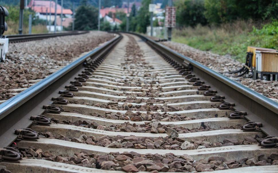 Free Image of Railroad tracks leading into the distance 