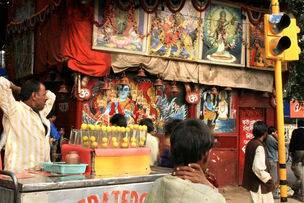 Free Image of Indian street life 