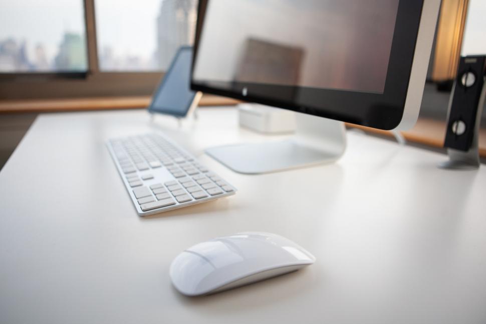 Free Image of Elegant office desk with computer setup 