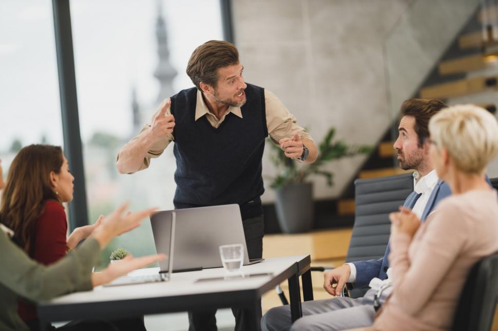 Free Image of Manager expressing positivity in the workplace 