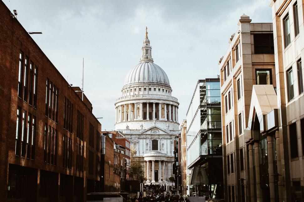Free Image of Iconic Cathedral view through city street 