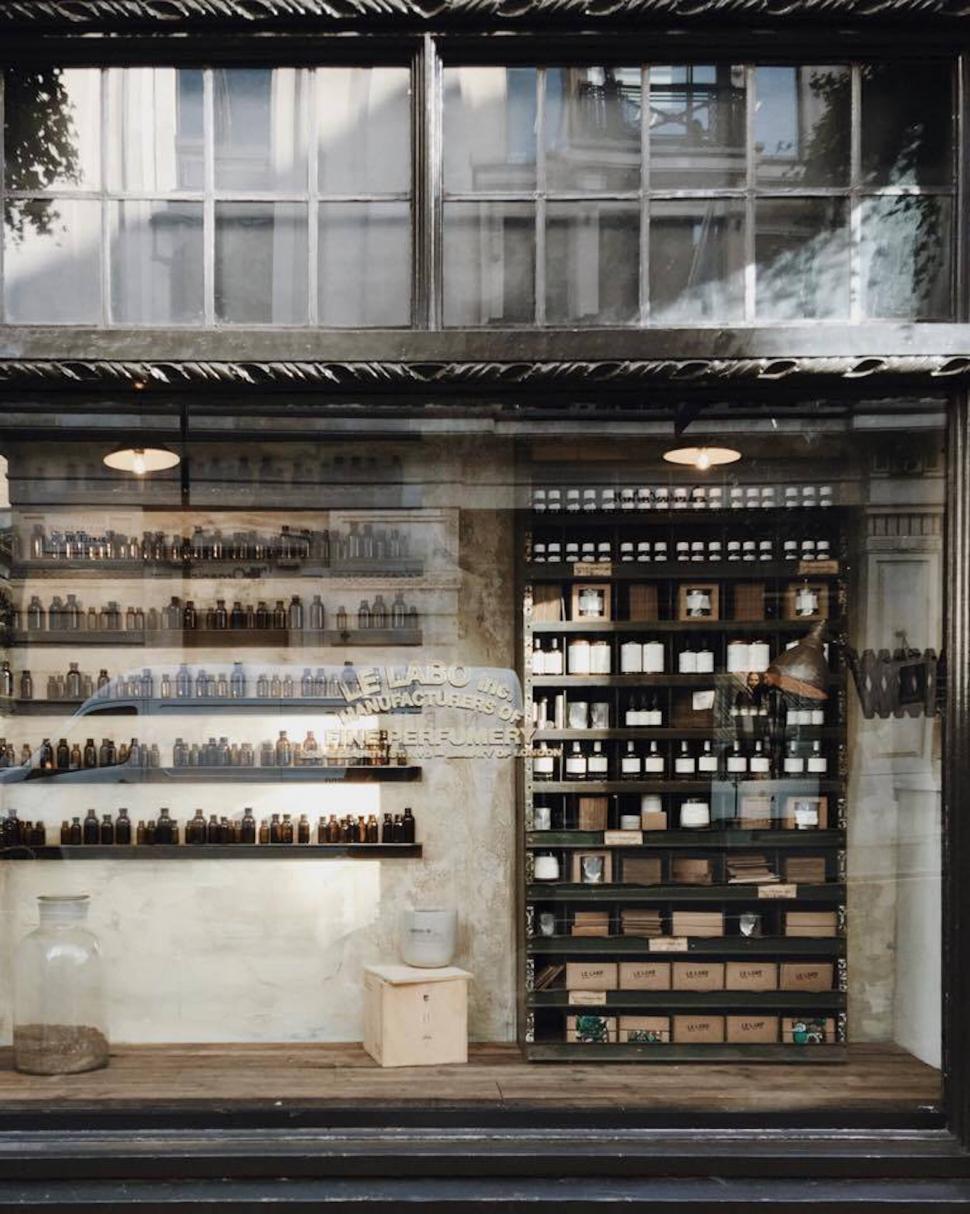 Free Image of Vintage perfume store with a classic look 