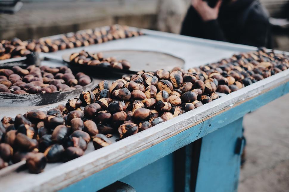 Free Image of Street vendor selling roasted chestnuts 