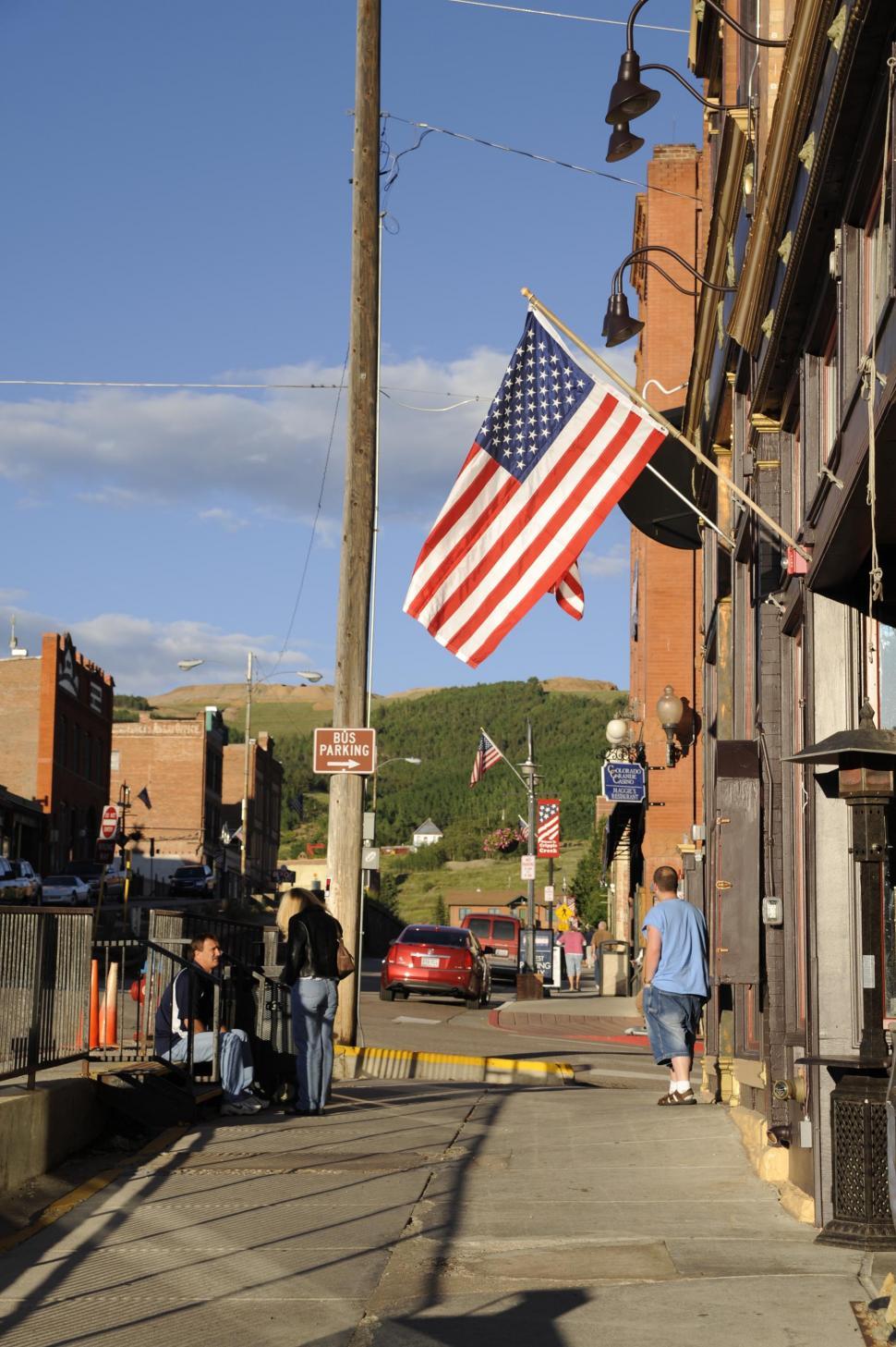 Free Image of Urban sidewalk 