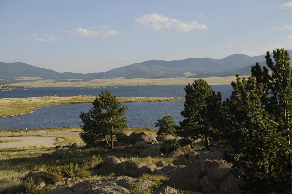 Free Image of Lake and Mountains 