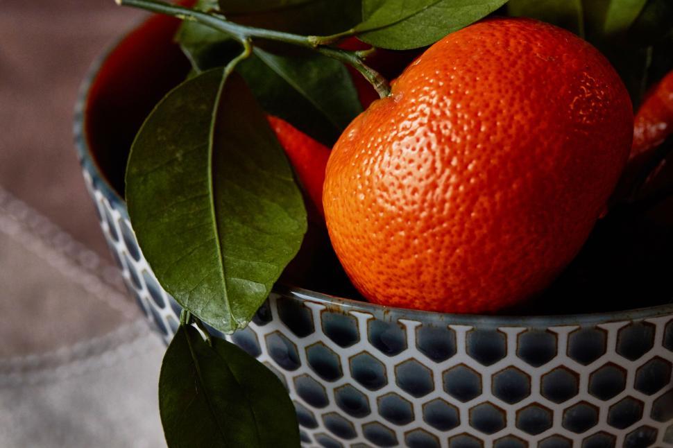 Free Image of Bowl of fresh vibrant oranges 