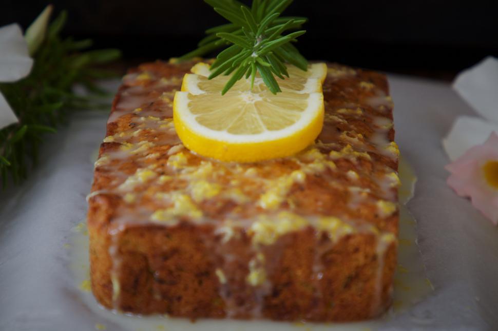 Free Image of Lemon drizzled cake with fresh rosemary 