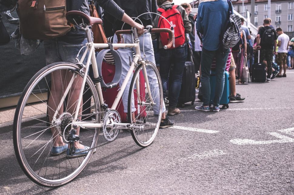 Free Image of City Life with Vintage Bicycle 