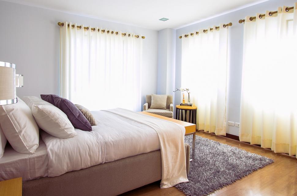 Free Image of Bright bedrooom interior with natural light 