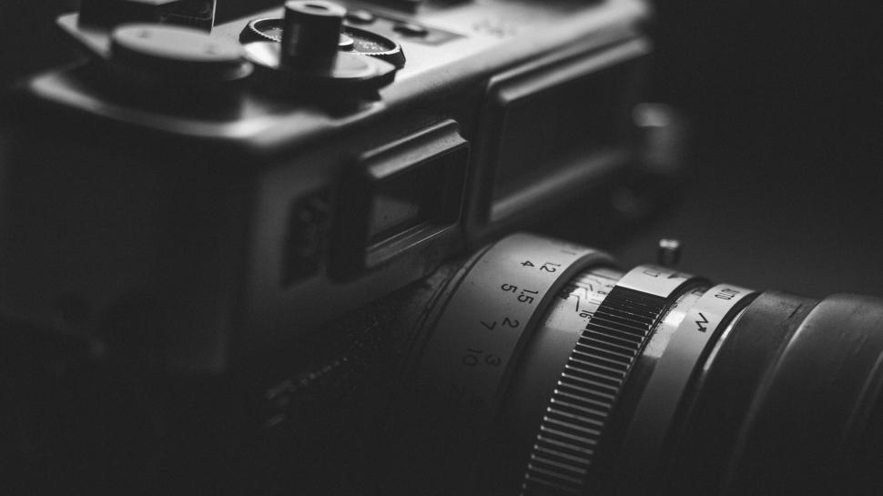 Free Image of Vintage camera capturing the essence of film 