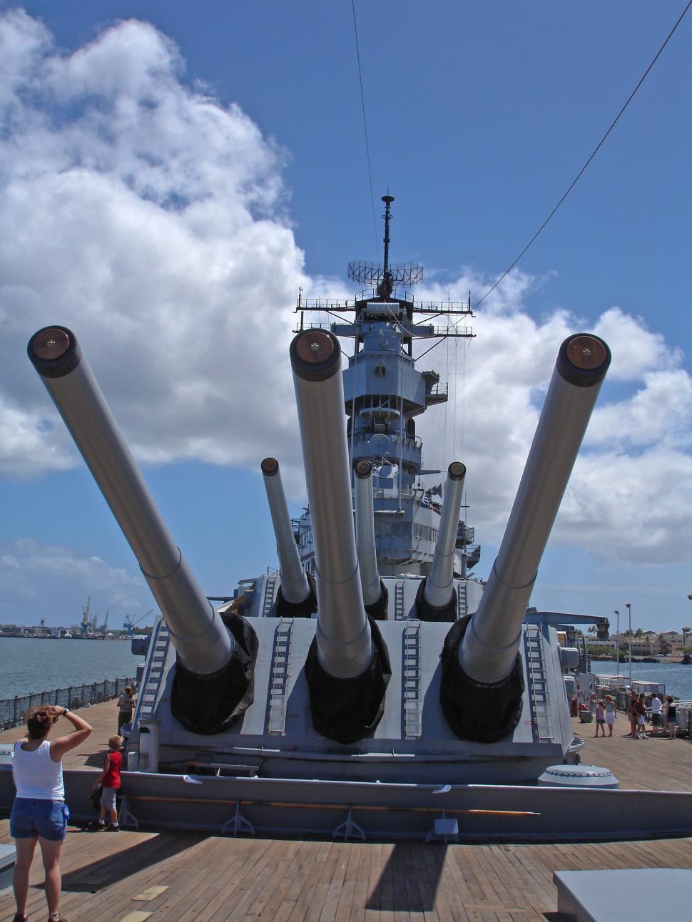 Free Image of Big Guns 